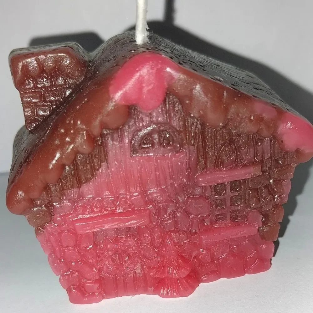 Hand crafted limited edition Gingerbread house candle